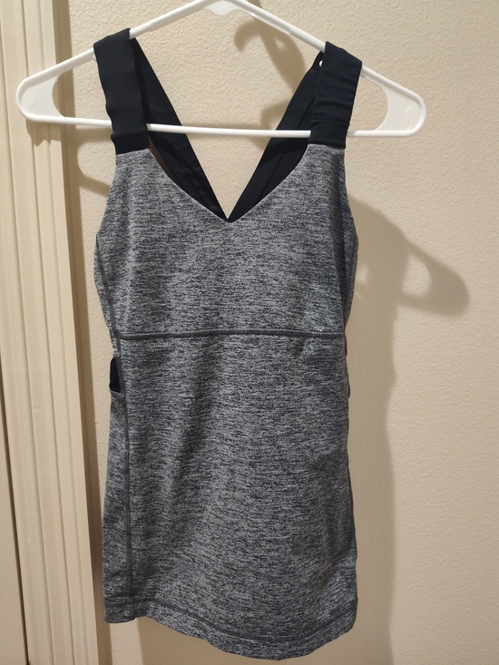 lululemon athletica Tops - Lululemon Heather Gray Athletic Tank with Black Straps Size 8